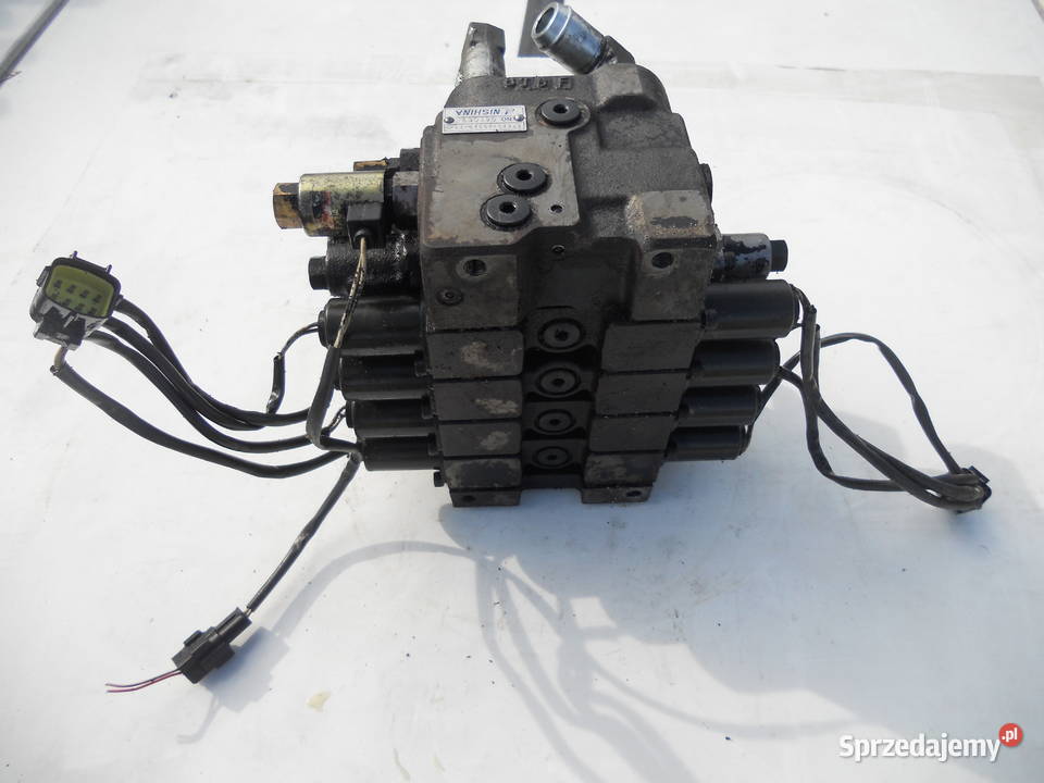 Rozdzielacz hydrauliczny elektryczny 7 FBEF18 Toyota Zajączki Pierwsze