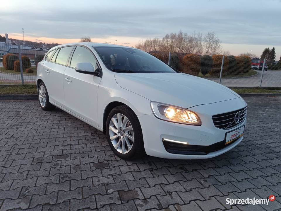 Volvo V60 I Kombi Facelifting 20 D2 DRIVEE 120