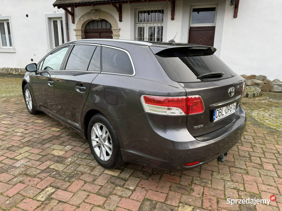 Toyota Avensis 18 147 111 Serwis ASO Avensis sprzedam