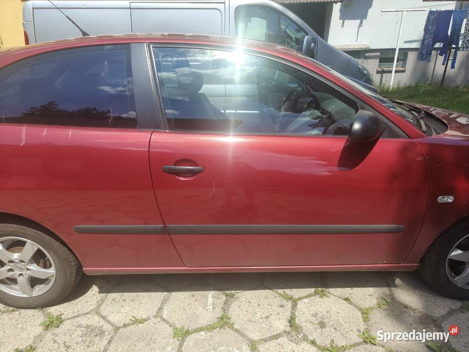 Syndyk sprzeda SEAT IBIZA 14 benzyna 2003 r I 75KM śląskie Bielsko-Biała