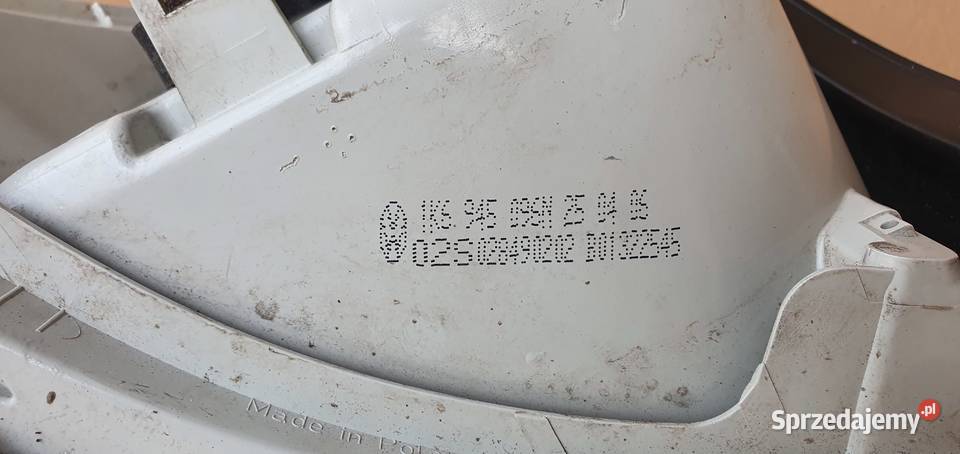 VOLKSWAGEN GOLF V LAMPA TYŁ PRAWA 1K6945096 Bieleń sprzedam