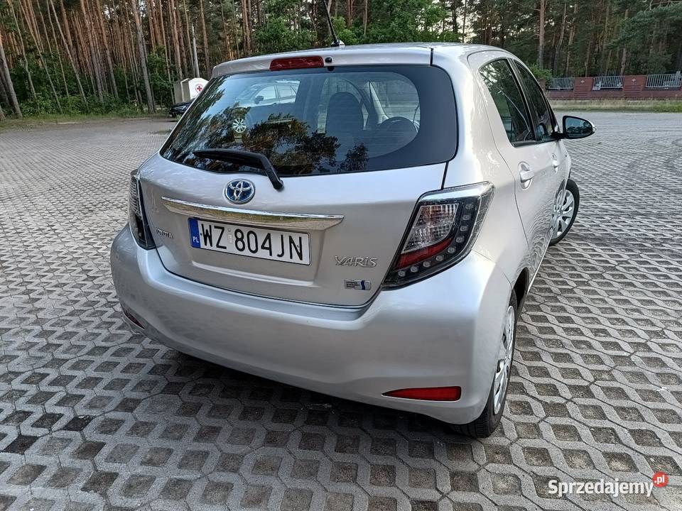Sprzedam Toyotę Yaris hybrid Izabelin C