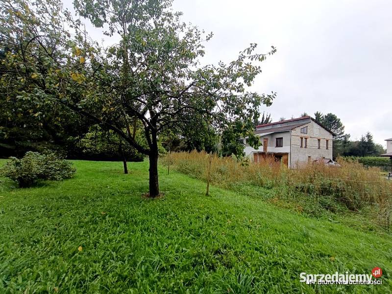 DOM W JASZCZWI Z DUŻĄ DZIAŁKĄ 53 AR Jaszczew