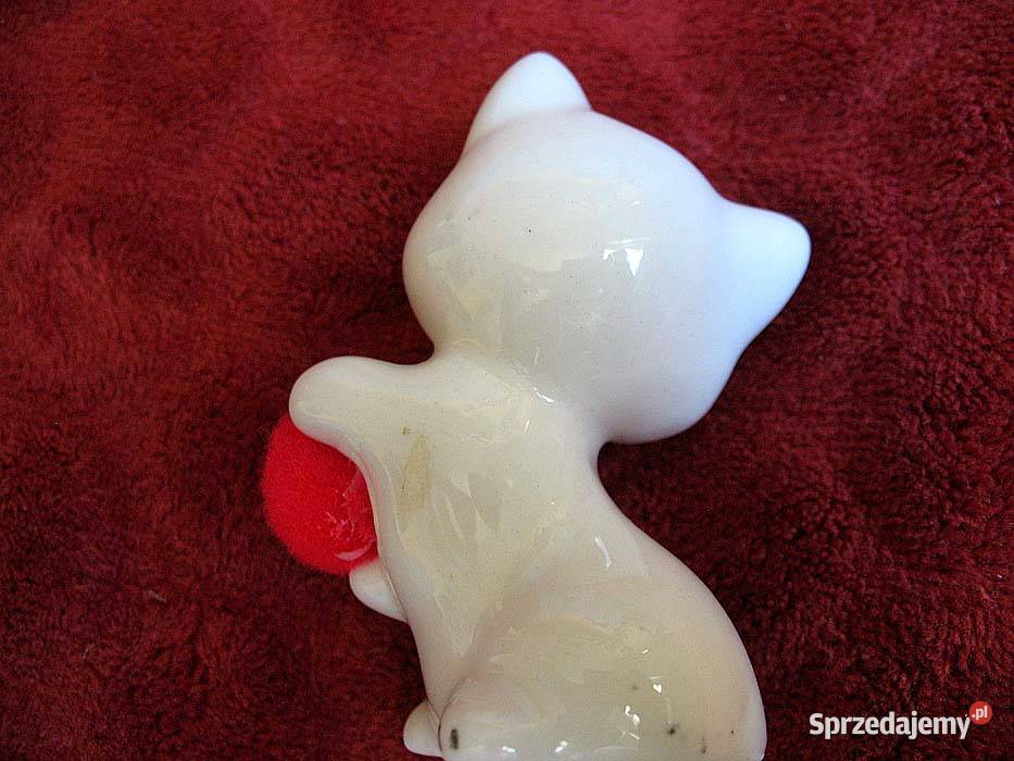 Kot mały kotek z piłką porcelana Figurka 8 x 5 x Siedlce sprzedam