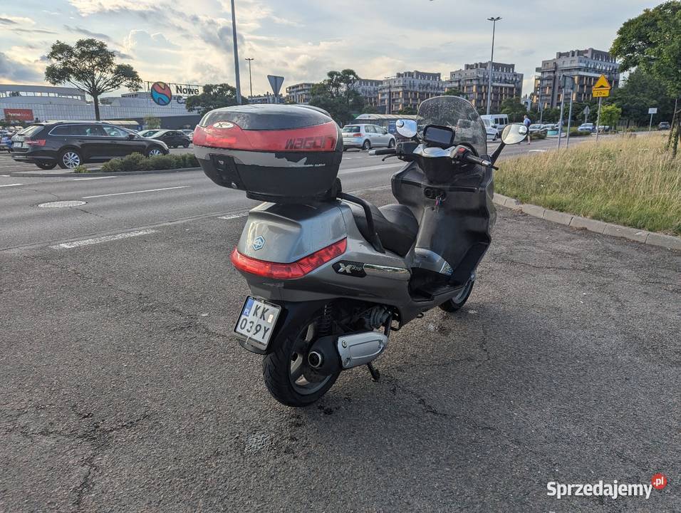 Skuter Piaggio XEVO 125 katB kufer motokoc Kraków sprzedam