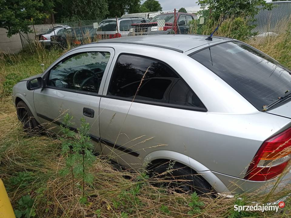 Opel Astra 14 66 kW 2003 r dawca części Części samochodowe sprzedam