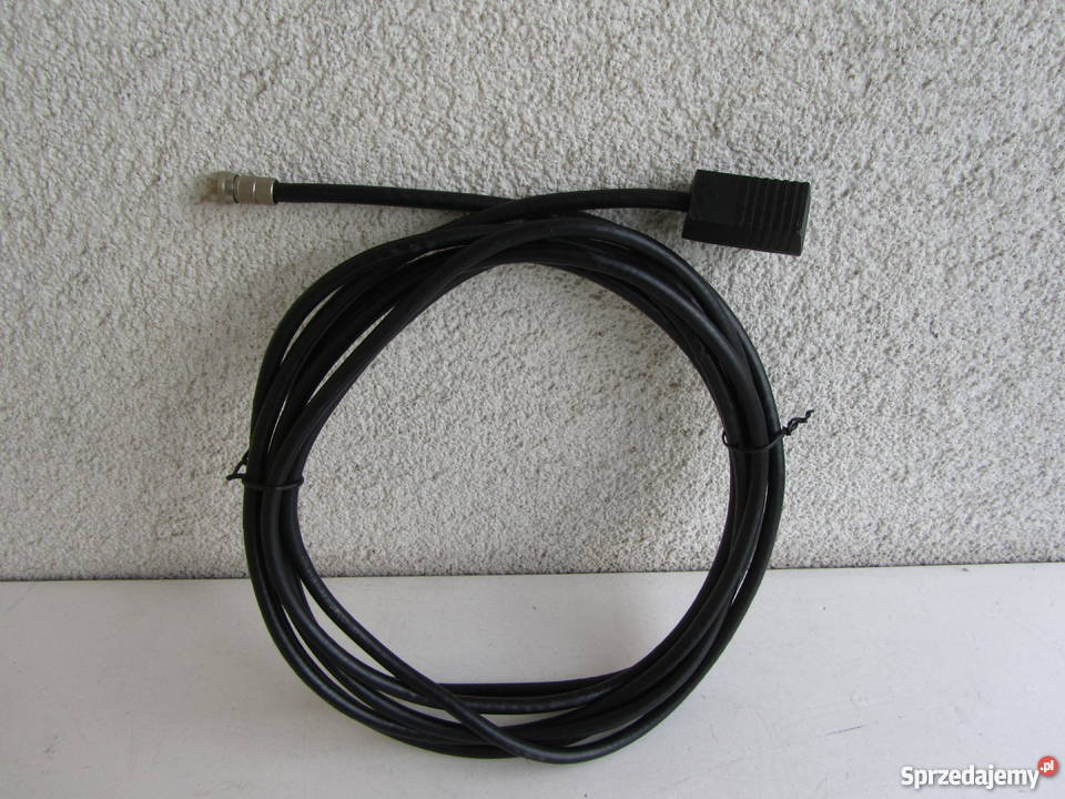 Kabel TV czarny antenowy wtyk kątowywtyk Olecko