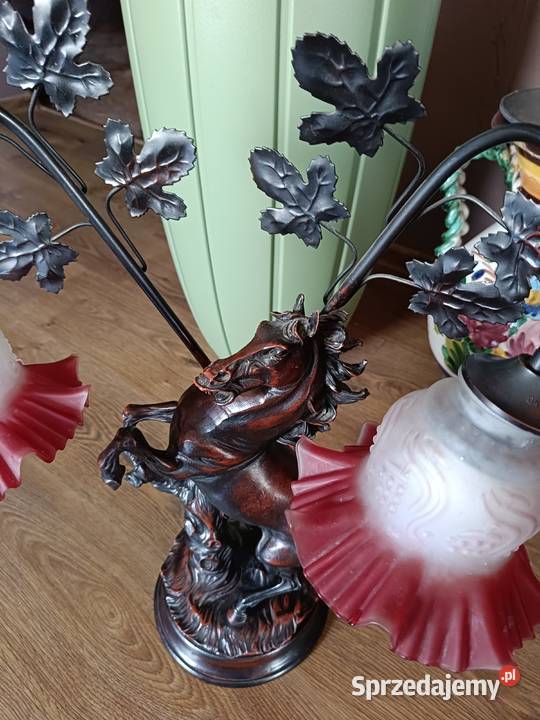 Lampa stołowa z figurą konia Lampy stołowe i nocne kujawsko-pomorskie Lipno