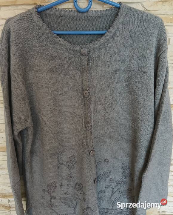 Sweter szary z haftem