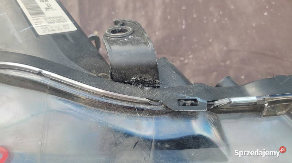 TOYOTA AURIS II LIFT REFLEKTOR PRAWY LAMPA PRAWA osobowe Lampy przednie Ruda Śląska