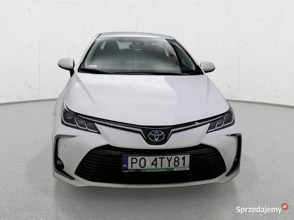 Toyota Corolla Seria E16 2012 nieuszkodzony Komorniki