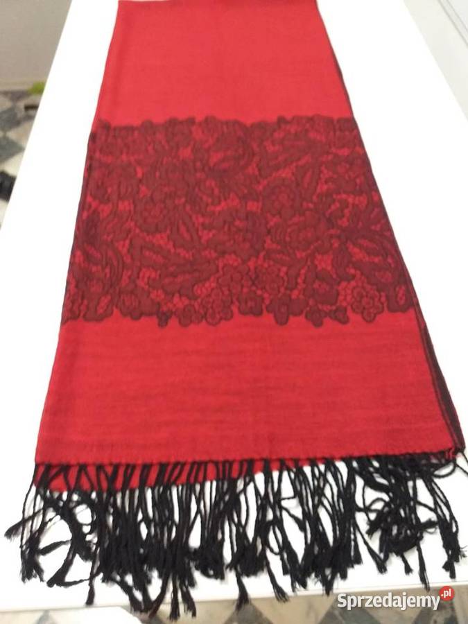 Szal czerwonoczarny do sprzedania Kraków