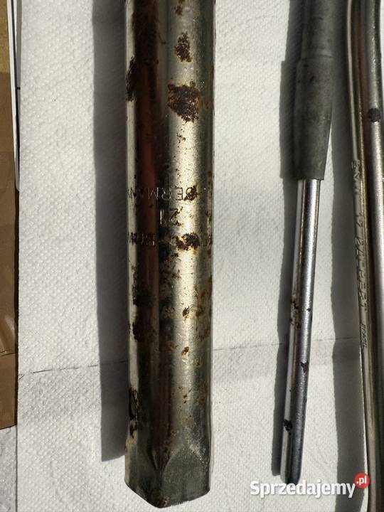 Zestaw klucz do kół 17 tka klucz do świec 21 z Mszana