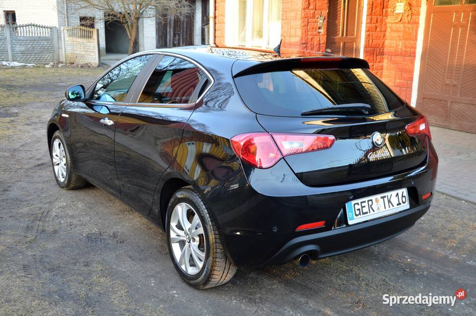 Piękna Alfa Z Niemiec Klimatron Alu LED Benzyna Hatchback Staszów sprzedam