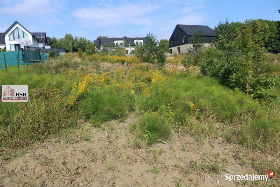 sprzedaży działki Świątniki Górne 852m2