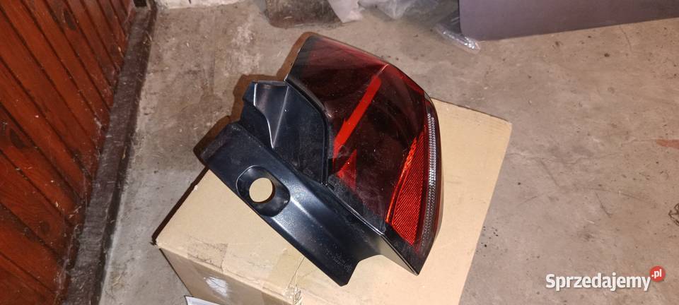 LAMPA LEWA PRAWA TYŁ tylna CITROEN C4 III eC4