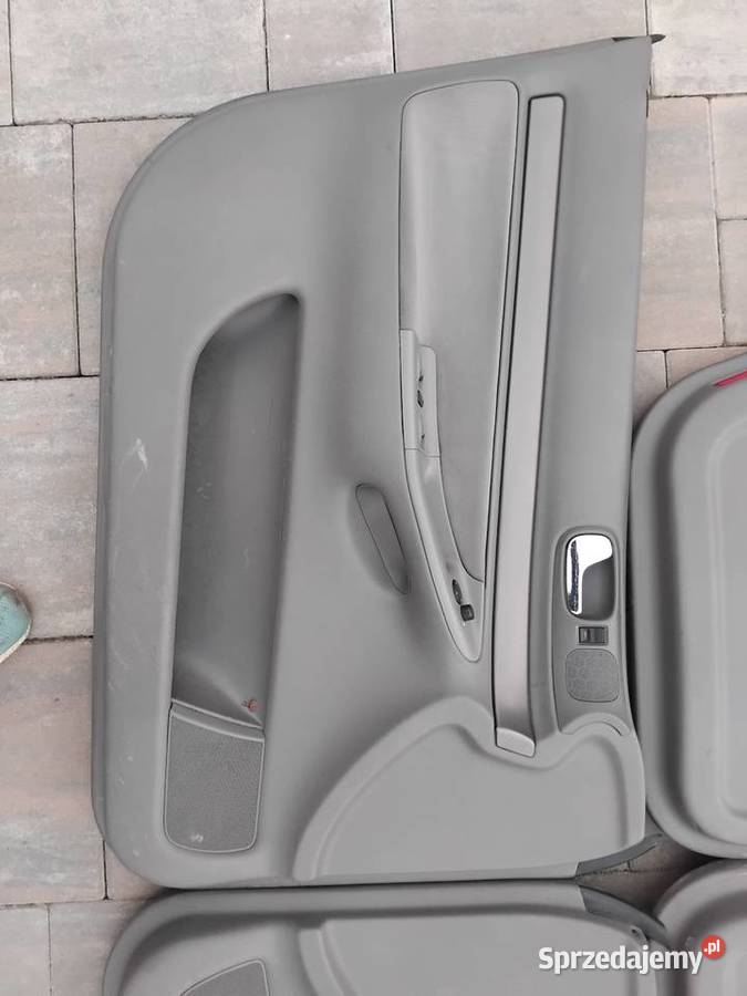 Boczki tapicerka drzwi siwa Audi A4 B5 osobowe opolskie