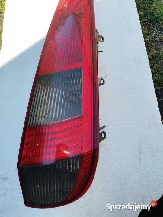 Sprzedam lampę Ford Fiesta mr2006 osobowe podlaskie Białystok
