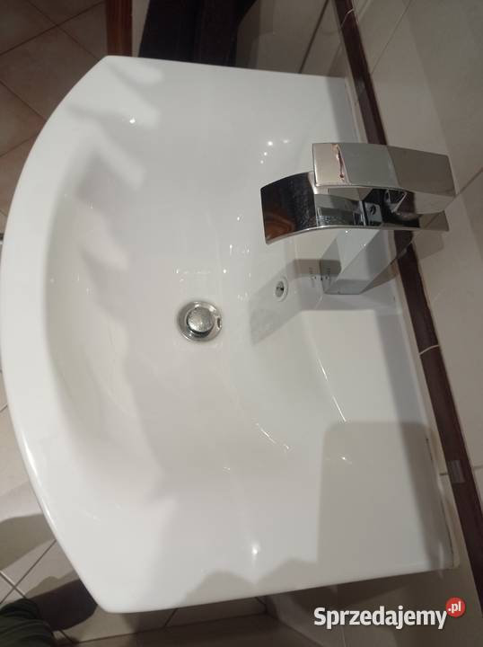 Szafka z umywalką i baterią Dąbrowa Górnicza