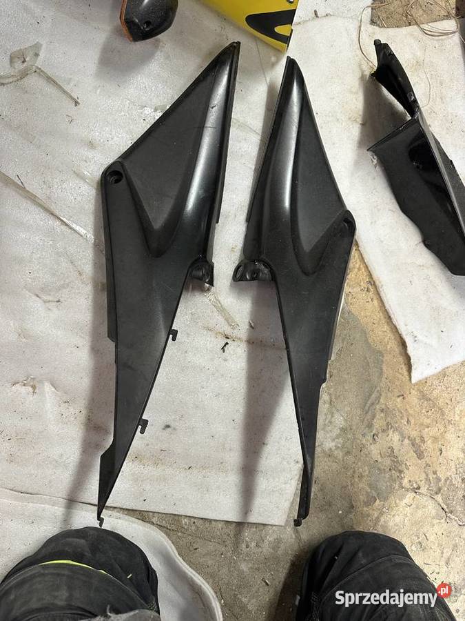 Komplet uszkodzonych owiewek HONDA CBR 600rr