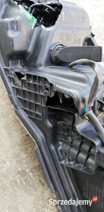 Nissan Qashqai II 2 J11 2017 Lampa prawa Poświętne