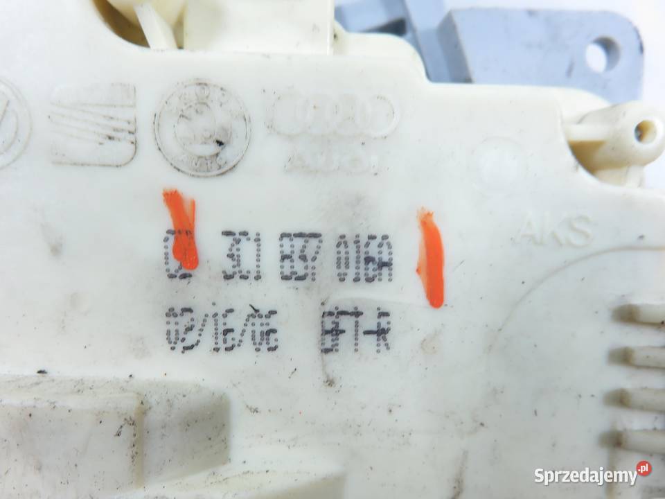 ZAMEK PRAWY PRZEDNI VW PASSAT B6 B7 3C1837016A Karoseria