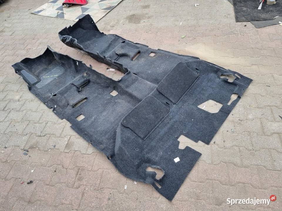 DYWAN WYKŁADZINA PODŁOGA TOYOTA HILUX VIII