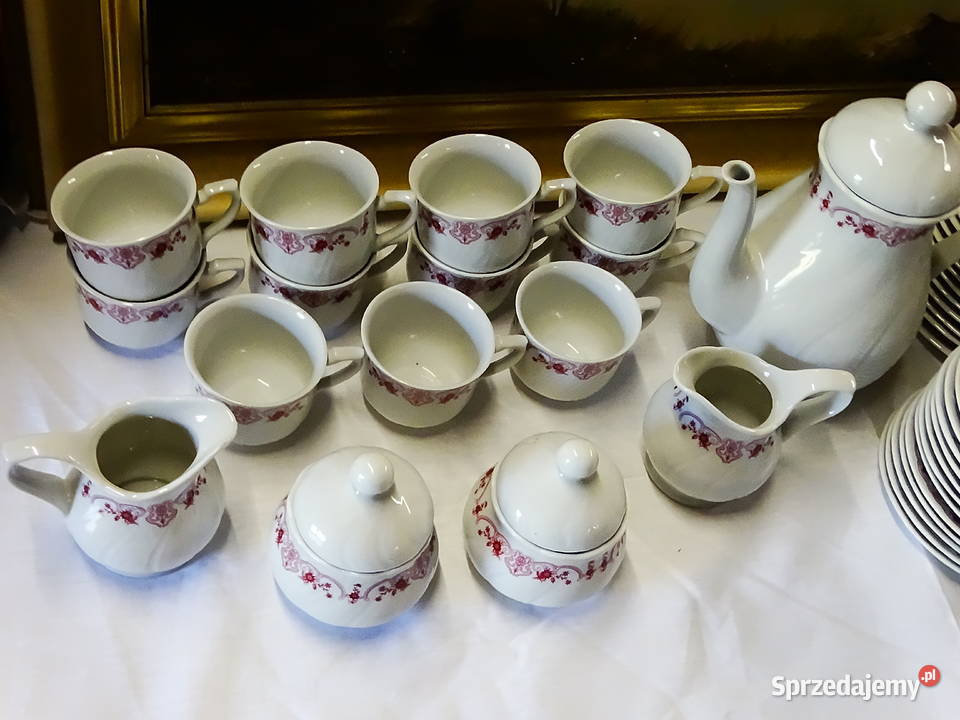 Zestaw porcelany stołowej z klasycznym kwiatowym Biłgoraj