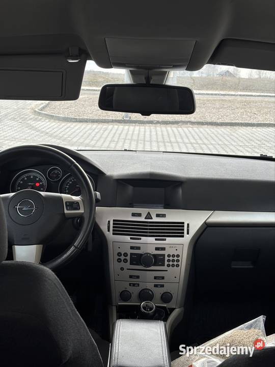 Opel Astra H GTC 16 bengaz Radomsko