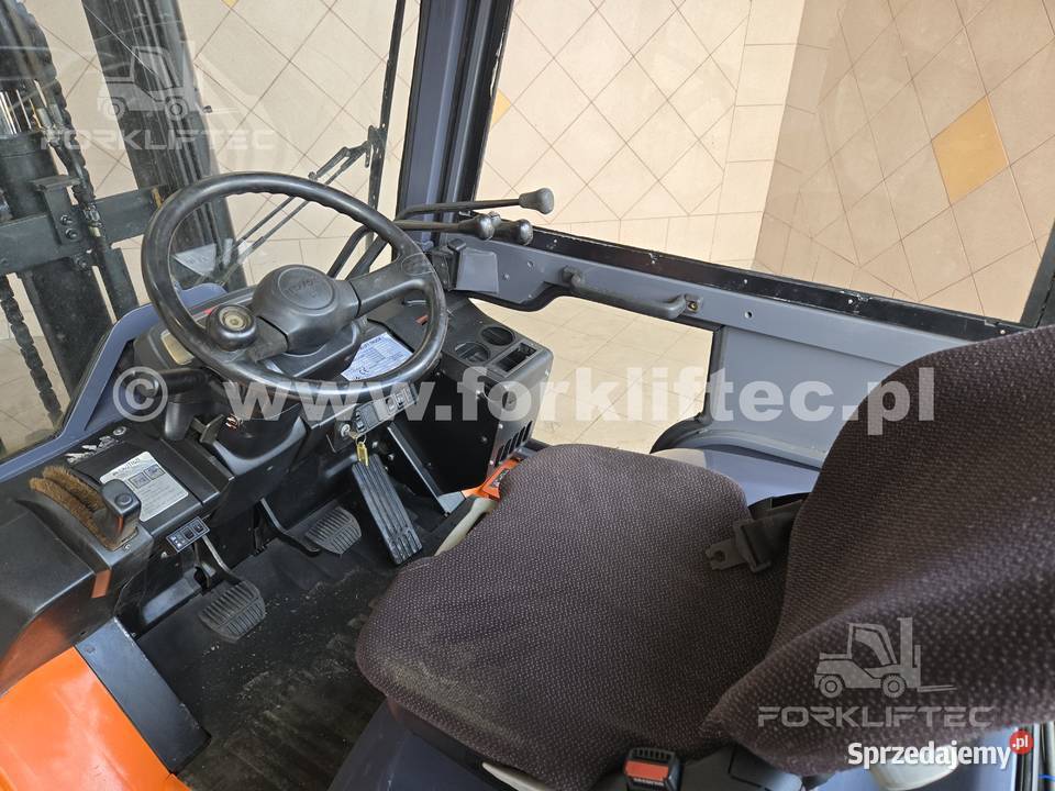 Wózek widłowy TOYOTA 7FGF30 kabina wolny skok Toyota