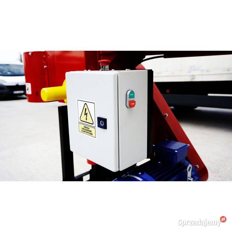 Rębak REMET CNC RPE120 11 kW taśmociąg 3 m 8 Leśnictwo