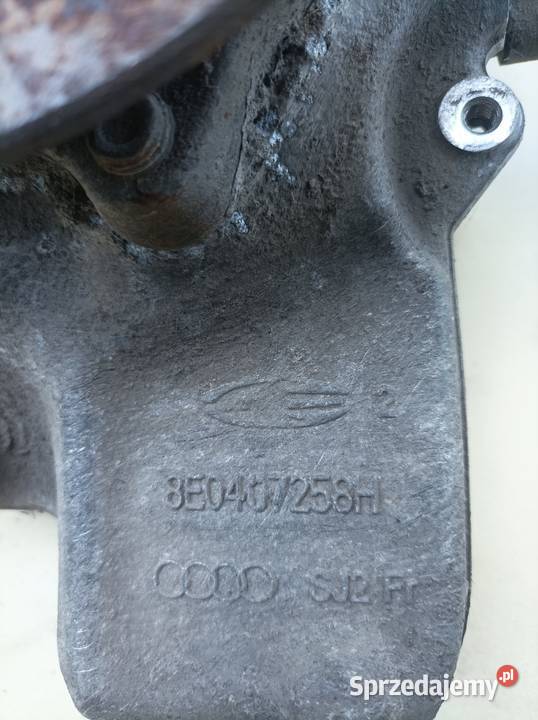 8E0407258H Audi A4 B7 Zwrotnica prawy przód Skoczów