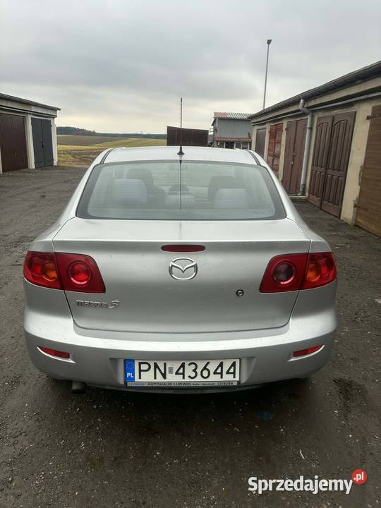 Mazda 3 Sedan 2005 16 CD 109 Dobra