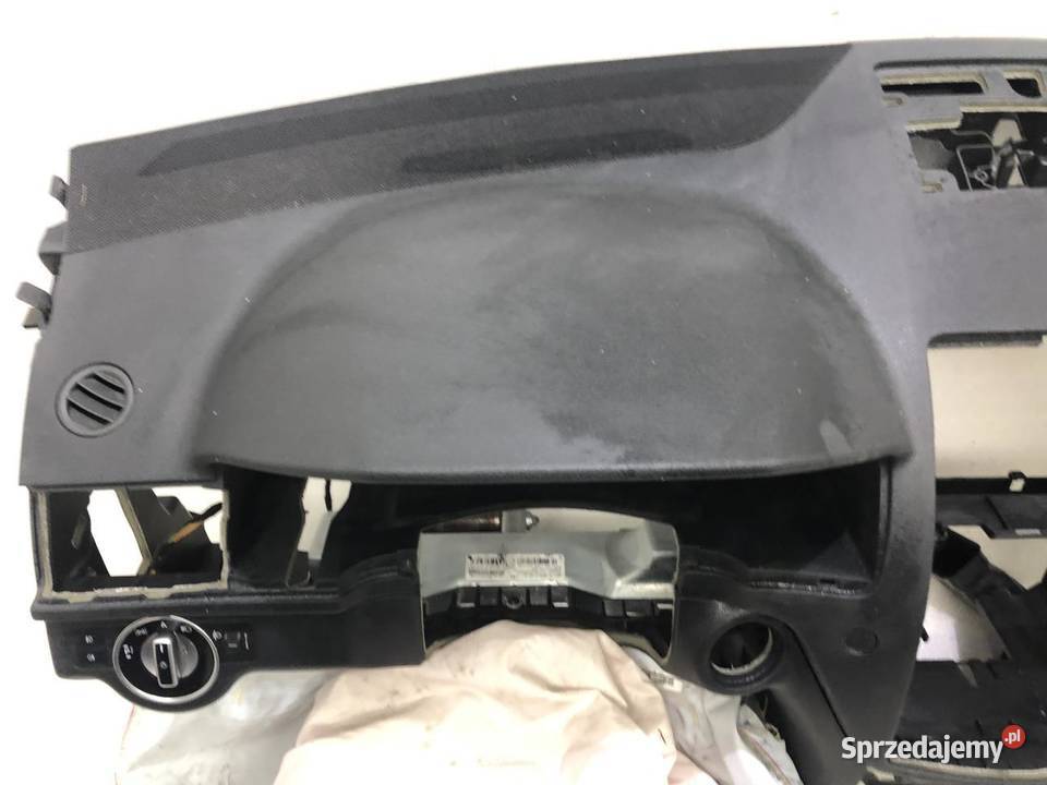 DESKA KOKPIT AIRBAG PASY MERCEDES W204 EUROPA