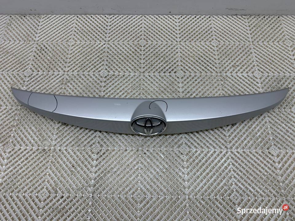 LISTWA KLAPY TYŁ TOYOTA AURIS II Hatchback 1218 osobowe Listwy i nakładki sprzedam