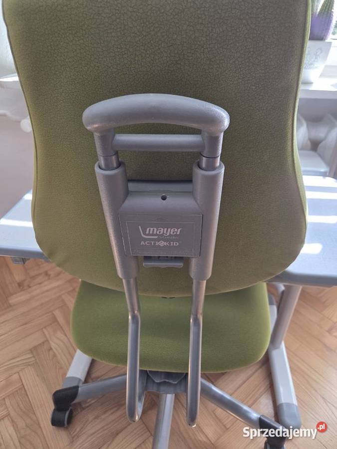 Biurko CubbyMark Adler krzesło Mayer Actikid A3