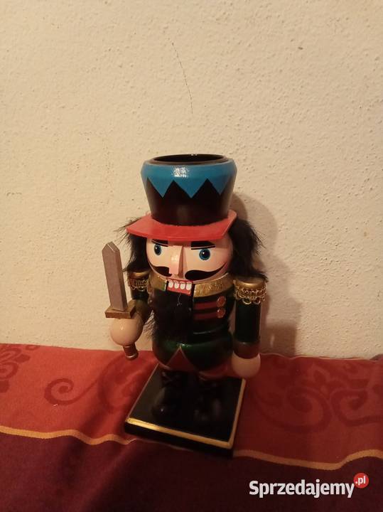 Świecznik dziadek do orzechów z mieczem