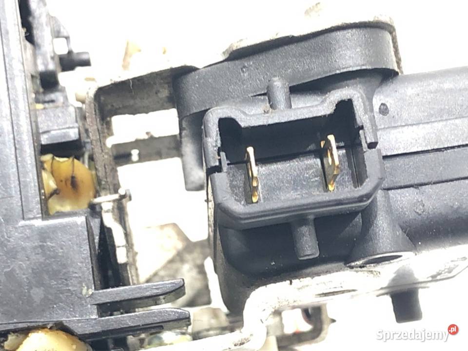 ZAMEK DRZWI PRAWY TYŁ DACIA DUSTER Hatchback