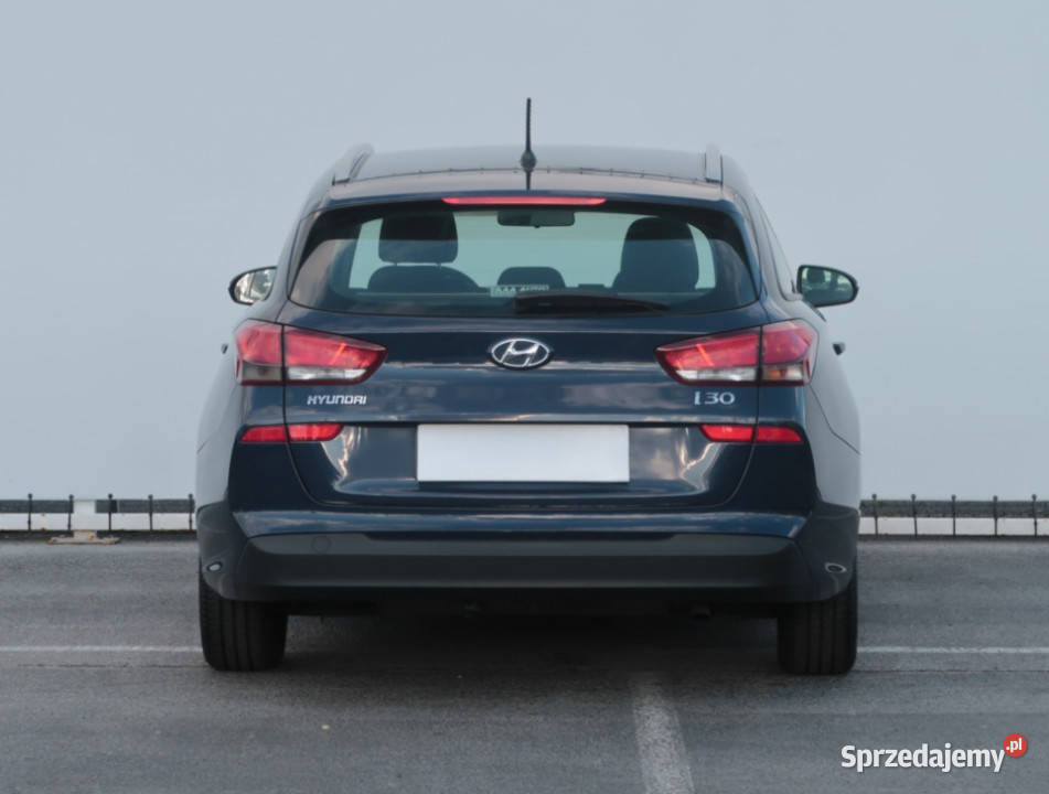 Hyundai i30 14 CVVT i30