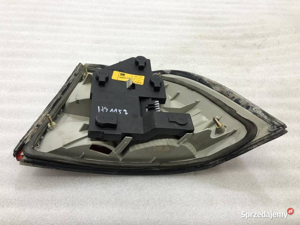 LAMPA LEWY TYŁ OPEL VECTRA B SEDAN 90568047