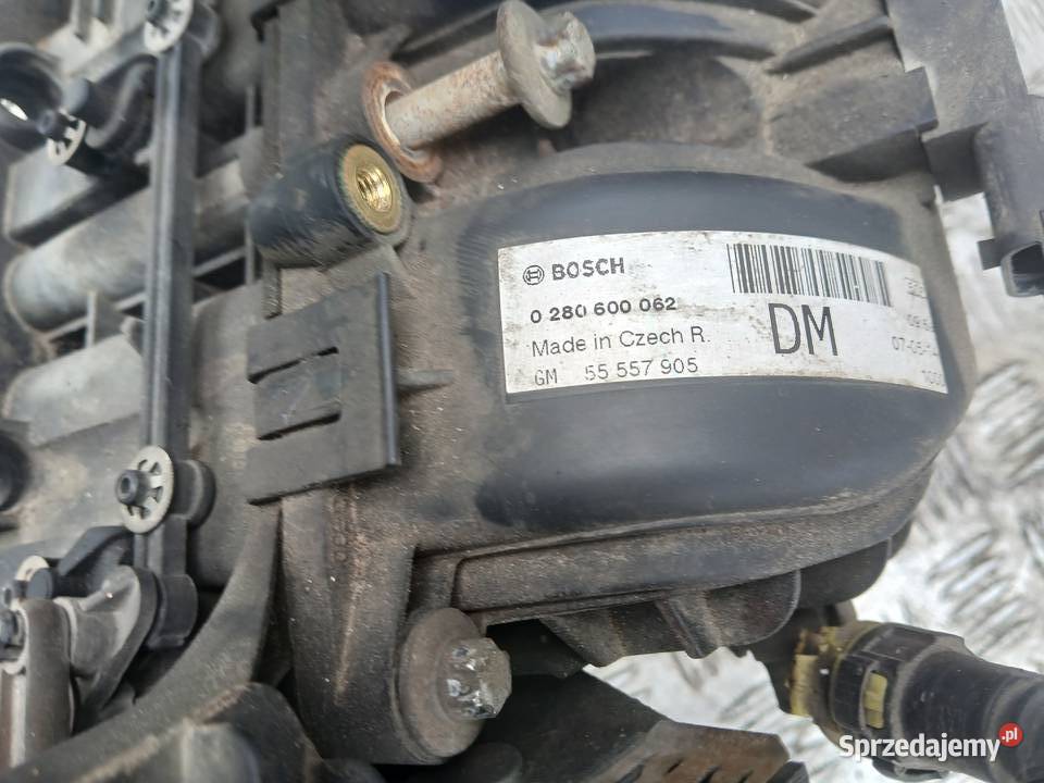 Kolektor ssący 55557905 Opel 1012V Z10XEP małopolskie Radłów