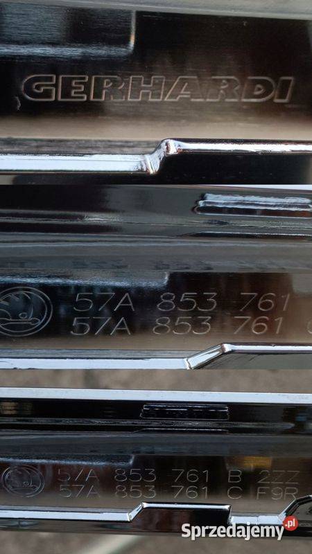 SKODA KAROQ 17 RAMKA ATRAPA LISTWA CHROM GRILLA osobowe Pleszew