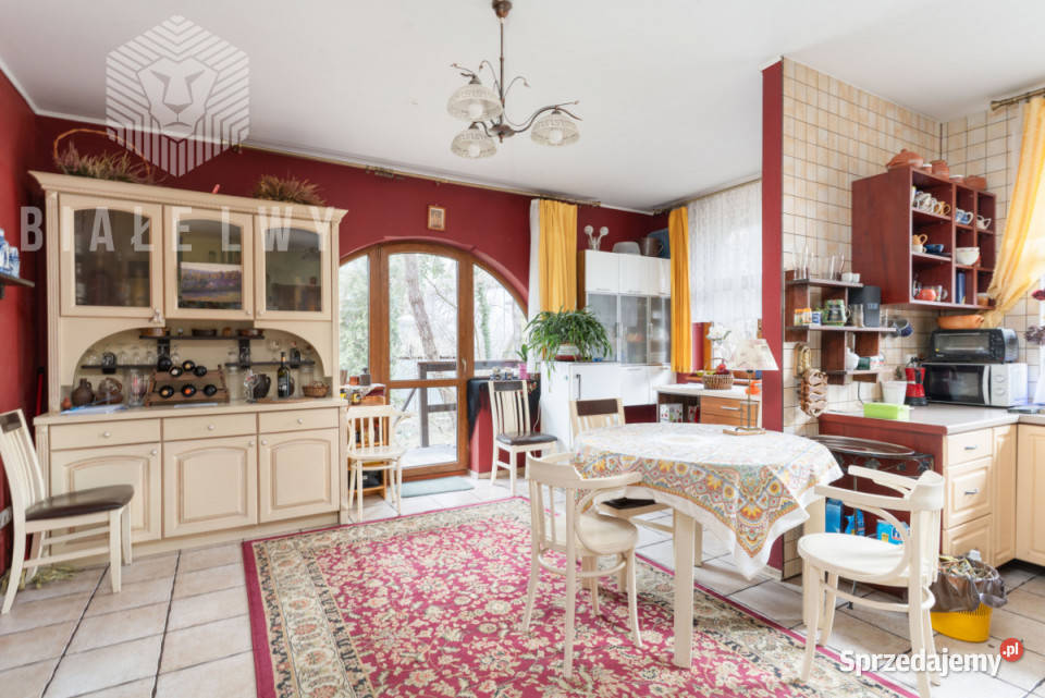 sprzedaży domu wolnostojącego 670m2 Warszawa