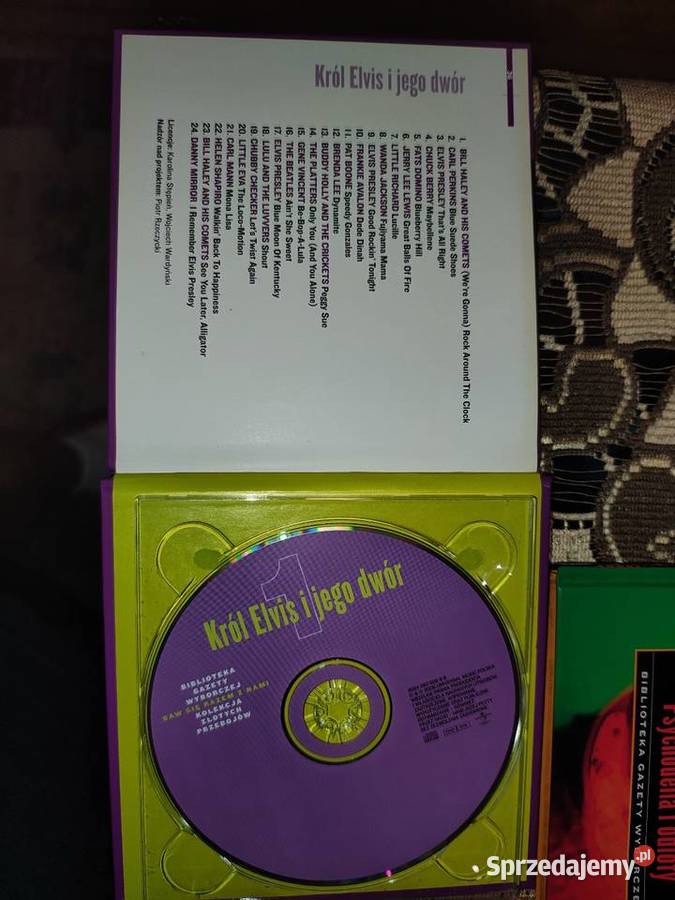 Piec płyt CD z muzyką w tym biografia książki Poznań