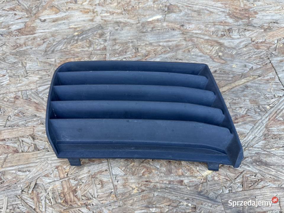 Kratka nerka grill atrapa przód prawa Seat