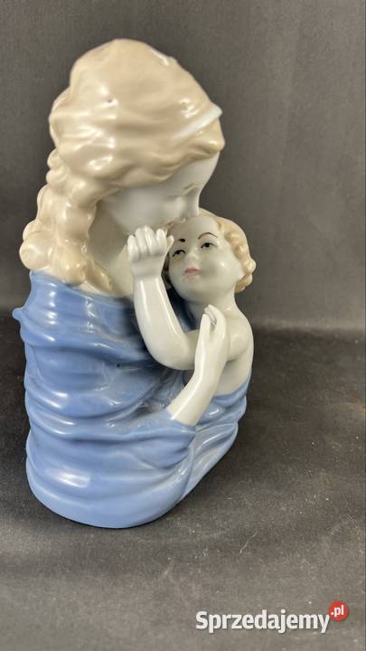 Porcelanowa figurka matki z dzieciątkiem