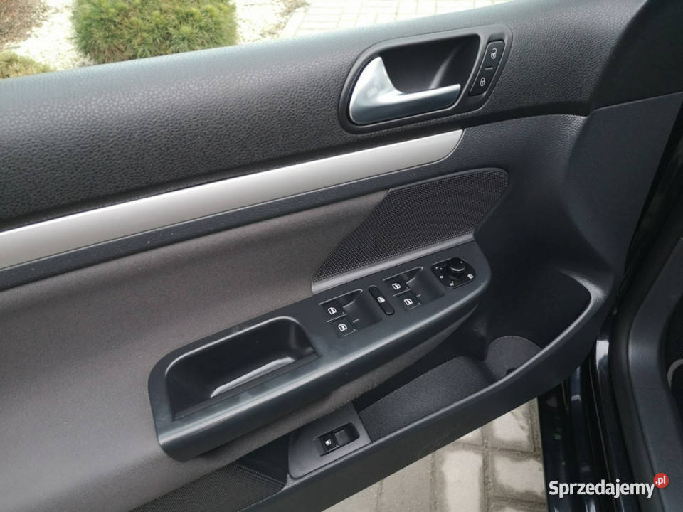 Volkswagen Golf 16 MPI 102 Klimatronic Tempomat przyciemniane szyby Strzegom sprzedam