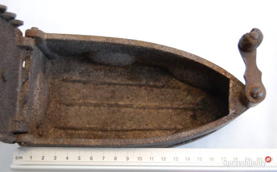Antyczne przedwojenne żeliwne żelazko na węgiel Lublin