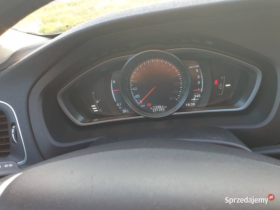 Volvo V40 D2 Momentum Wieliczka