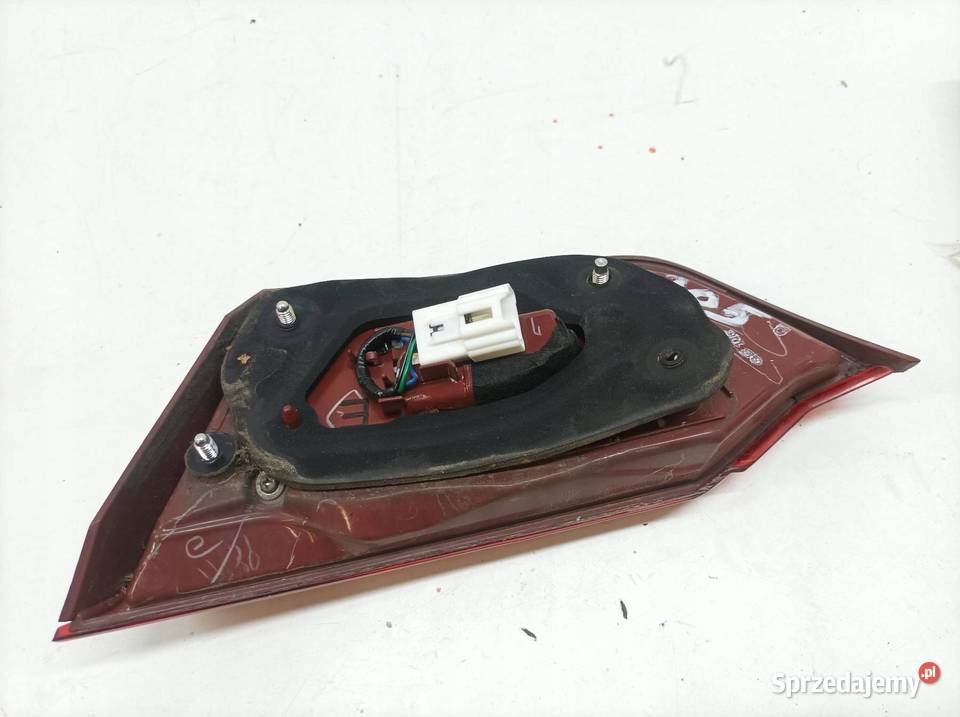 LAMPA TYŁ W KLAPĘ LEWA Infiniti Q50 I 2013 Lampy tylne